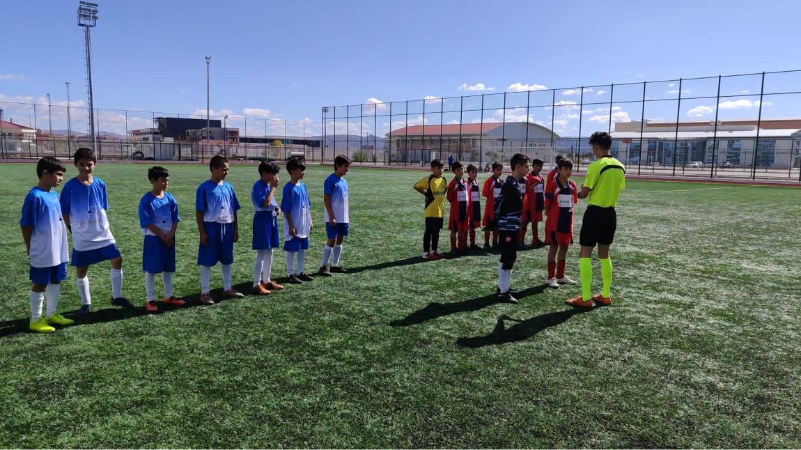 Okul sporları futbol küçük erkekler müsabakalarına katıldık.